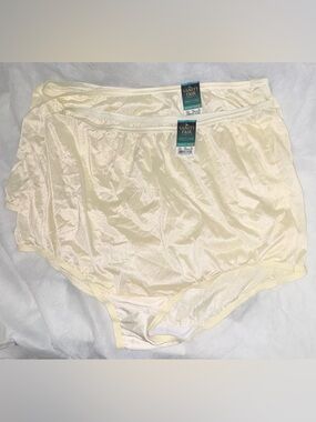 2 Pair Vanity Fair Size 9/2XL Perfectly Yours Ravissant Tailored Brief Panties